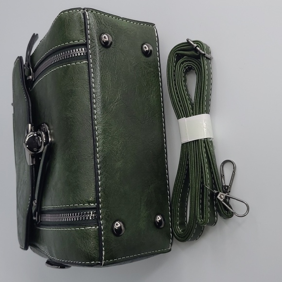 Green Leather Like Bag w/side strap - Picture 5 of 6